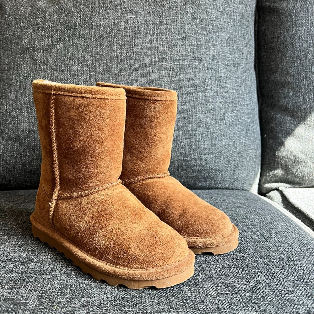 BearPaw Elle Short Hickory boots